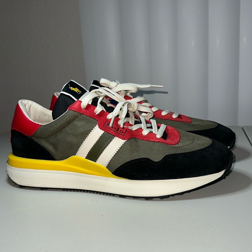 Polo Ralph Lauren
Train 89 Polo Beach Sneaker new, size 14,very comfy, last one!